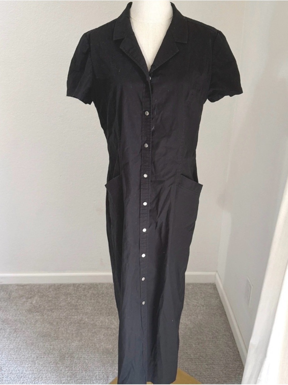 90s Black Button-Front Short Sleeve Shirt Dress midi maxi